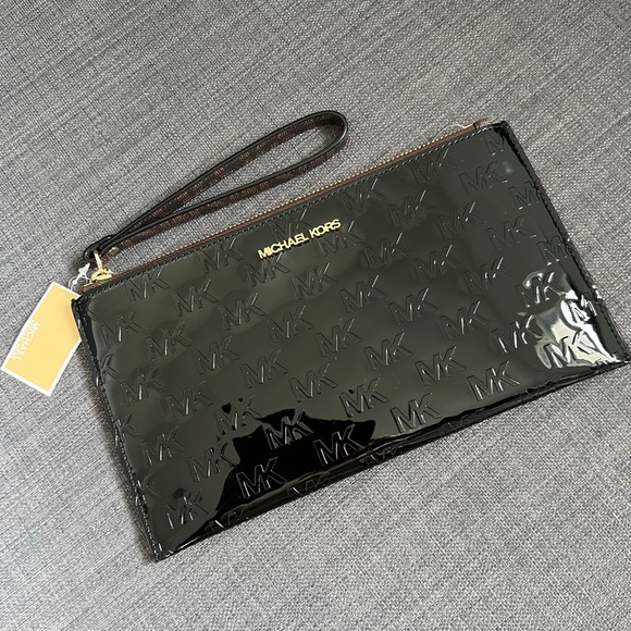 NWT MICHAEL KORS CHARM LARGE ZIP CLUTCH WRISTLET - Picture 2 of 8